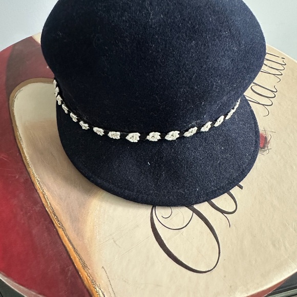 Navy Blue felt hat - Picture 2 of 2